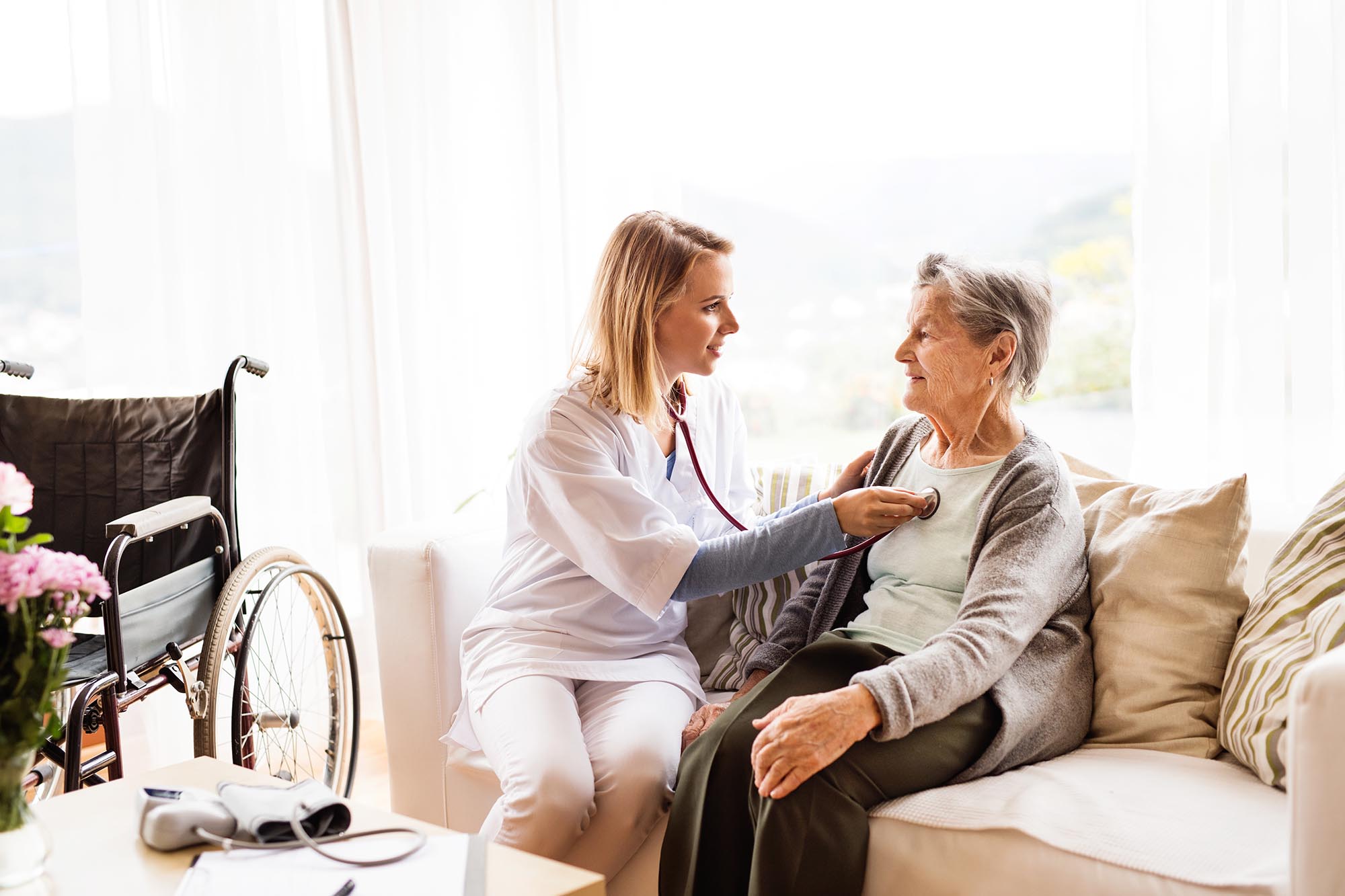 ICG Rehab nurse providing home health care